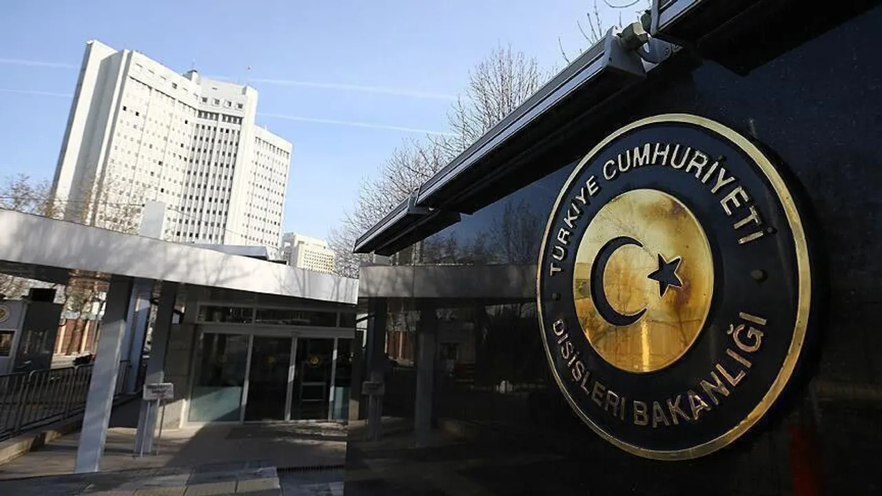 Turqia për deklaratat e Francës dhe Greqisë  Rrezikojnë të dëmtojnë paqen dhe stabilitetin rajonal