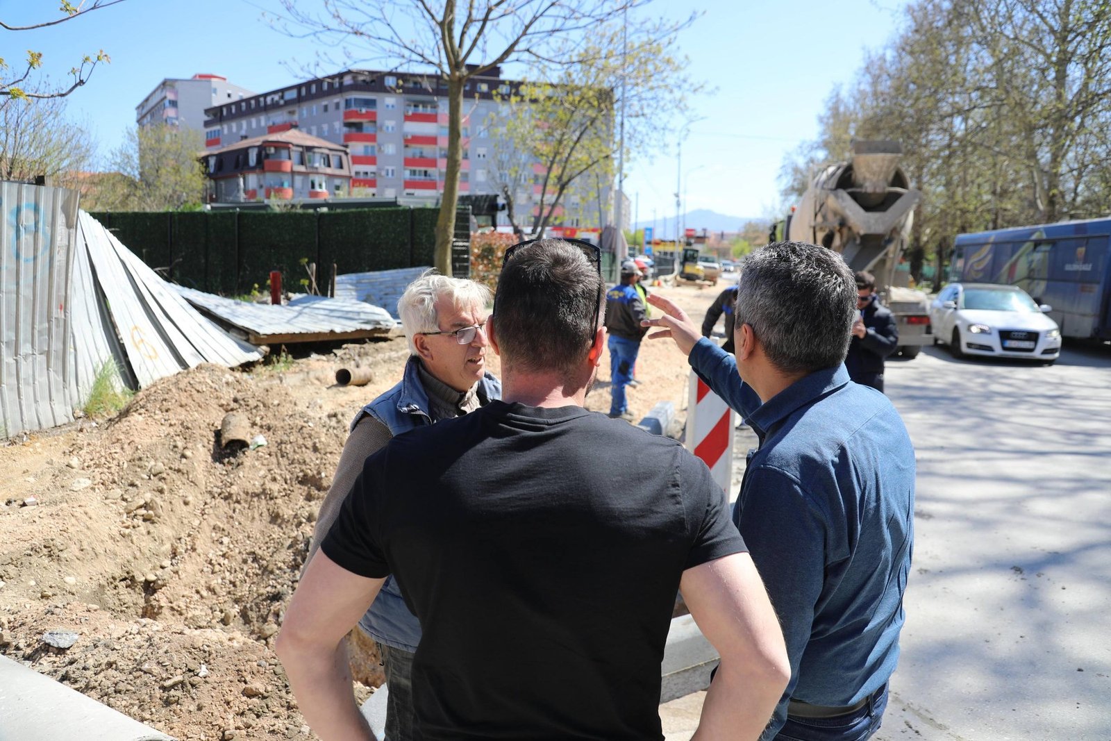 Mexhiti  Rruga  Ferid Murad  po transformohet  punimet ecin me ritëm të duhur