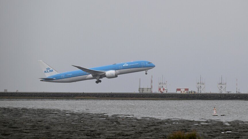 KLM Royal Dutch Airlines anulon 160 fluturime muajin e ardhshëm për shkak të rritjes së kostove të karburantit