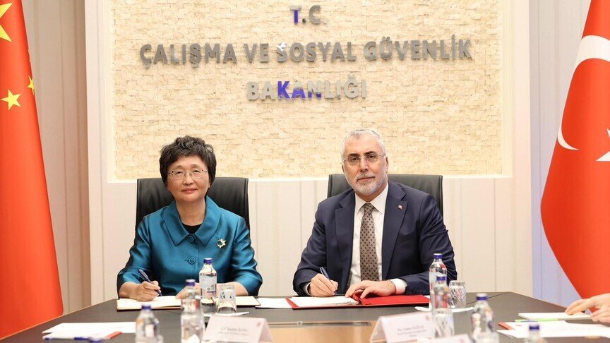 Turqia dhe Kina nënshkruajnë marrëveshje për forcimin e lidhjeve në punësim dhe siguri sociale