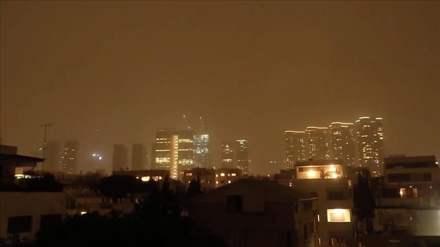 Raketat iraniane godasin Tel Avivin  plagoset një person