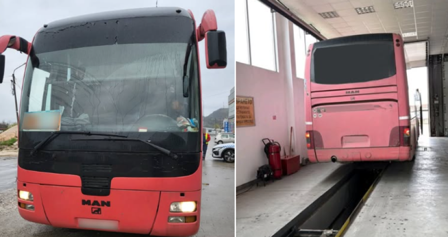 policia-ndalon-nje-autobus-te-mbingarkuar-me-femije-zbulohet-edhe-defekt-ne-frenim