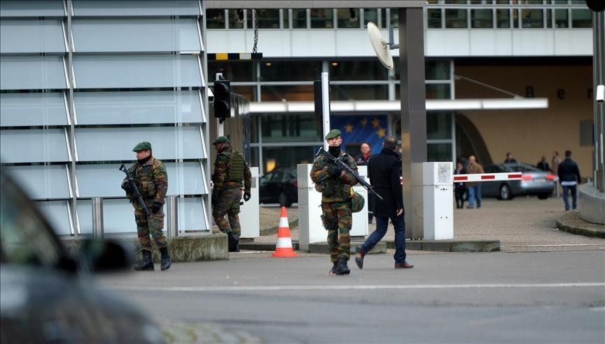 Belgjika dërgon trupa në qendrat e tranzitit në Bruksel për të frenuar krimin e lidhur me drogën