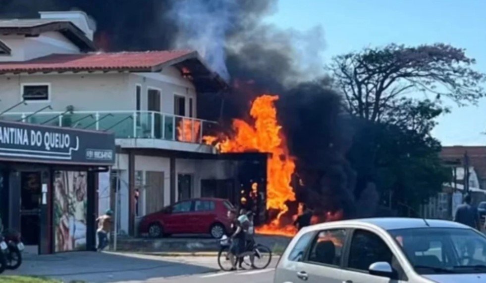  VIDEO  Katër viktima pas rrëzimit të një avioni privat në Brazil