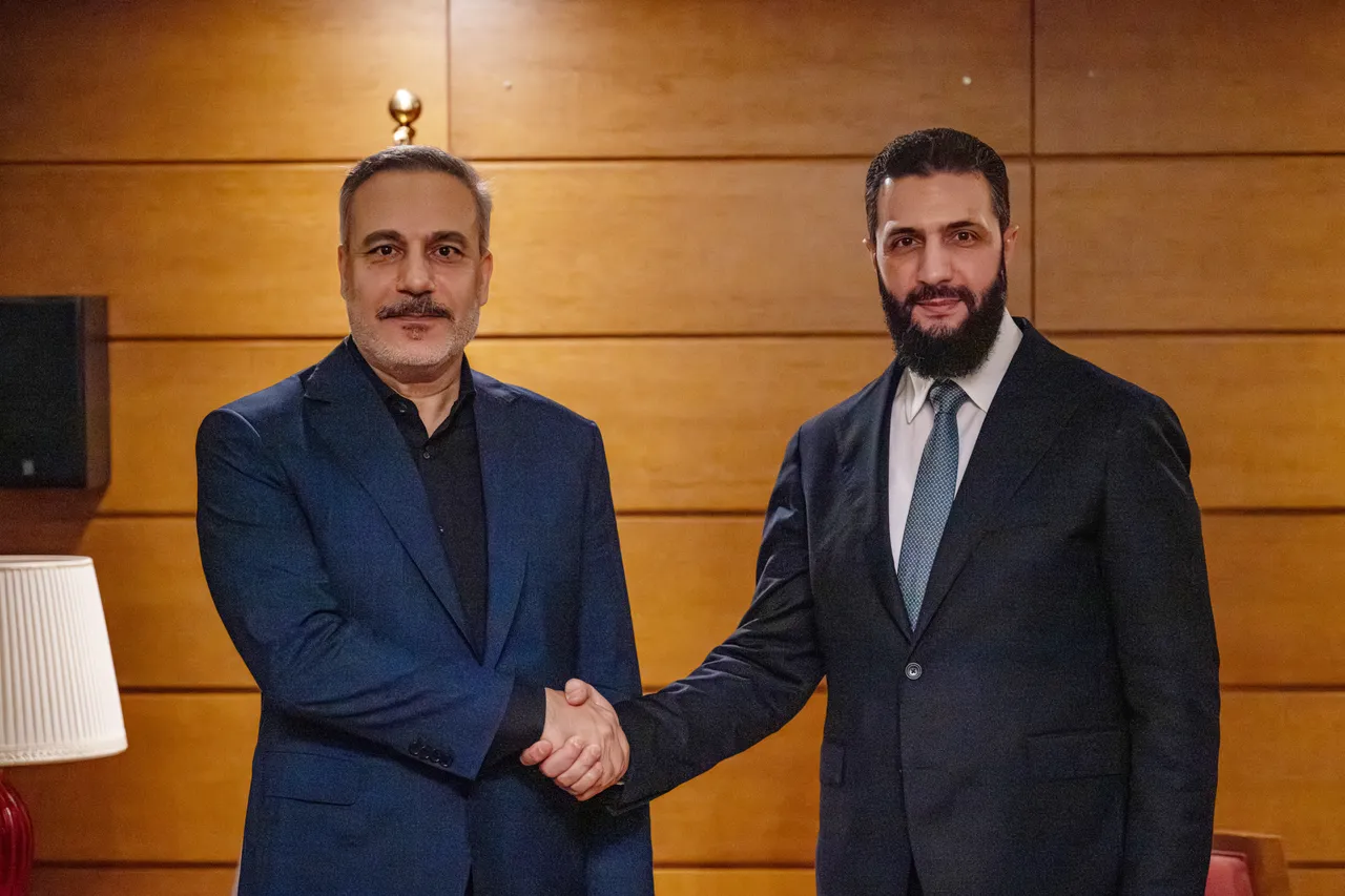 Ministri i Jashtëm i Turqisë takohet me presidentin sirian në Antalya