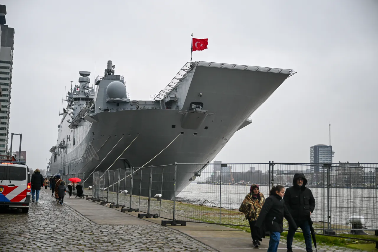 Pse marinat perëndimore po e adoptojnë konceptin e anijeve bartëse të dronëve nga Turqia