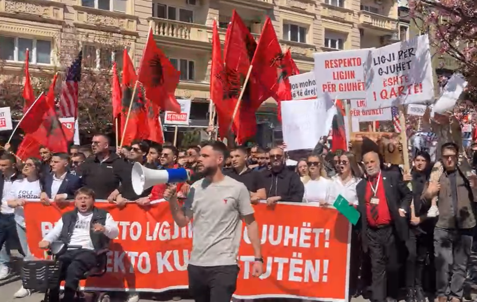 Nis protesta e studentëve në Shkup  kërkohet që provimi i jurisprudencës të mbahet në gjuhën shqipe