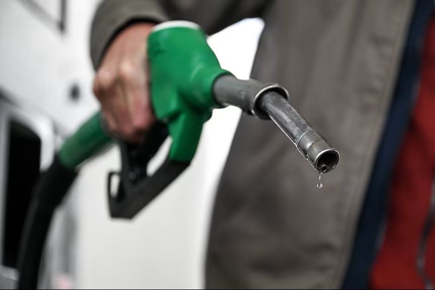 Nafta bie me 11   pasi Irani njoftoi hapjen e Ngushticës së Hormuzit