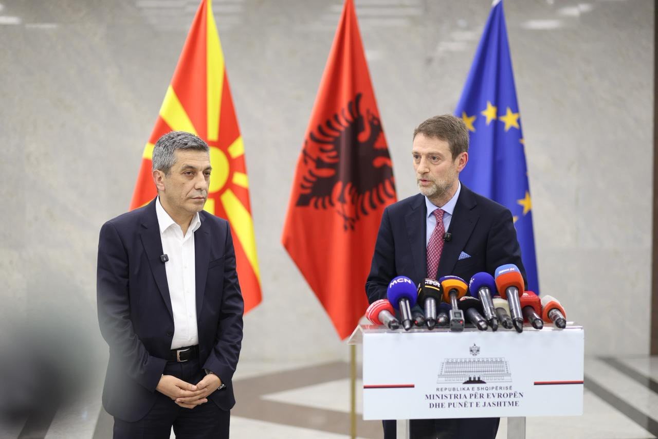 Hoxha pas takimit me Mexhitin  Nuk ka tymnajë që hyn mes nesh 