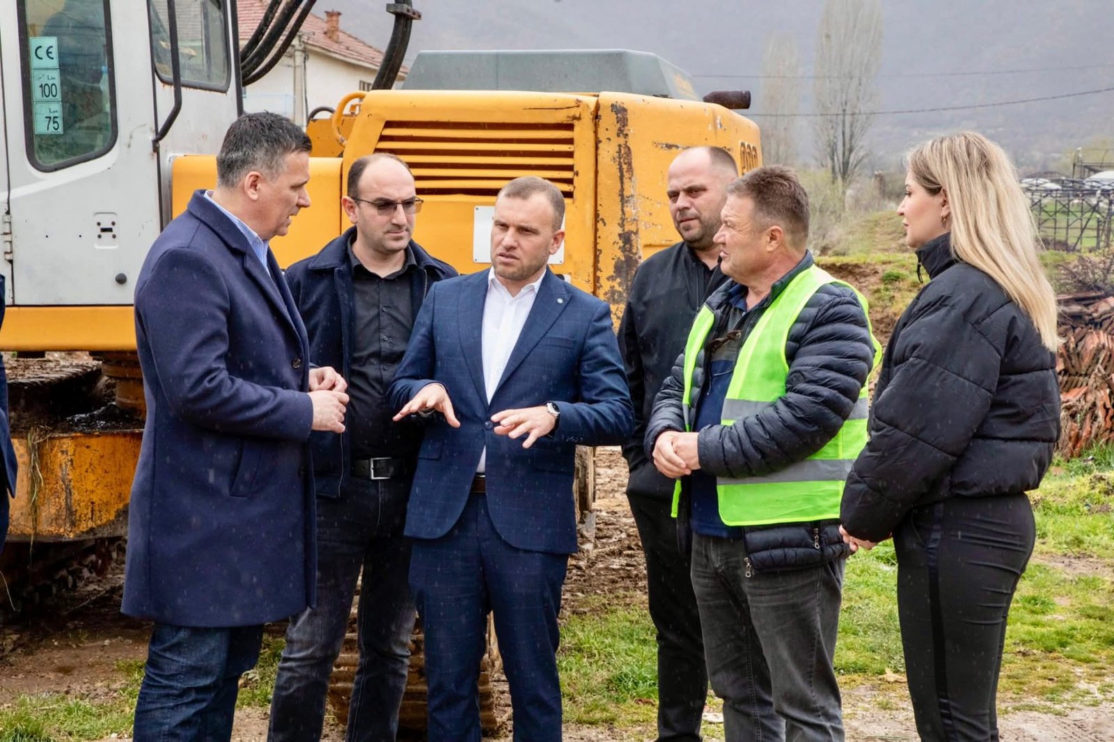 Zv ministrja Zekolli Shaqiri  Investim 2 1 milion euro në Dollnen  realizohen 15 projekte infrastrukturore