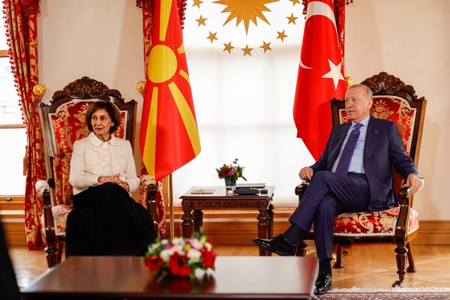 Presidenti Erdogan priti presidenten Siljanovska Davkova në Stamboll  prezent edhe kreu i inteligjencës turke