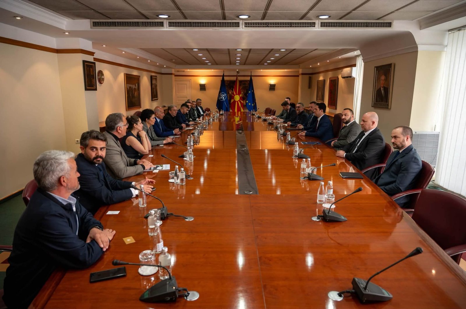 Zv kryeministrit i parë Bekim Sali takon investitorë nga Turqia  diskutohet për investime në disa sektorë kyç