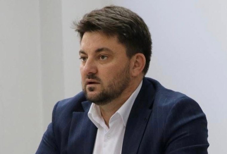 Elmazi siguron  Këtë vit asfaltohet rruga drejt Matkës