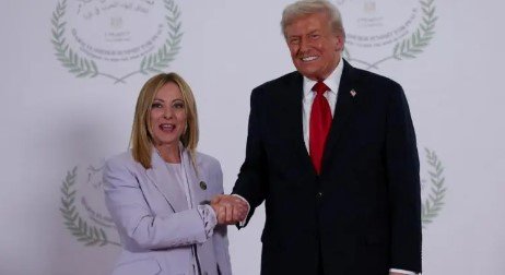  Meloni nuk do të na ndihmojë në luftë  jam i shokuar   Trump për Papën  Ai nuk e ka idenë se çfarë po ndodh