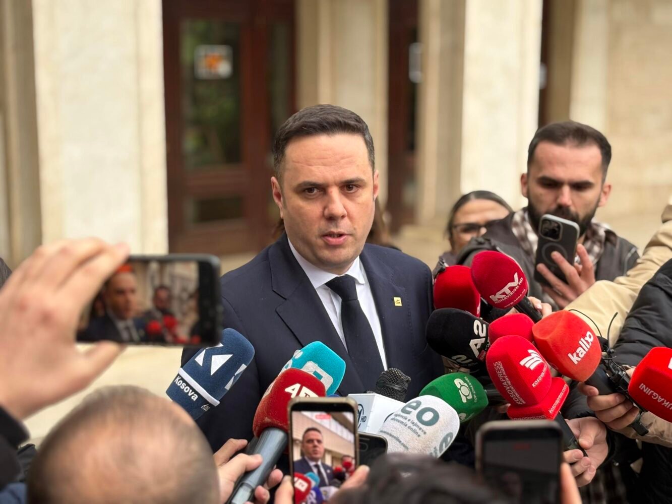 Abdixhiku  S ka marrëveshje për presidentin  Kurti insiston që posti t i takojë LVV së