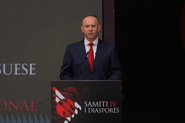 Gashi merr pjesë në Samitin e Diasporës në Tiranë  thekson rolin e mërgatës