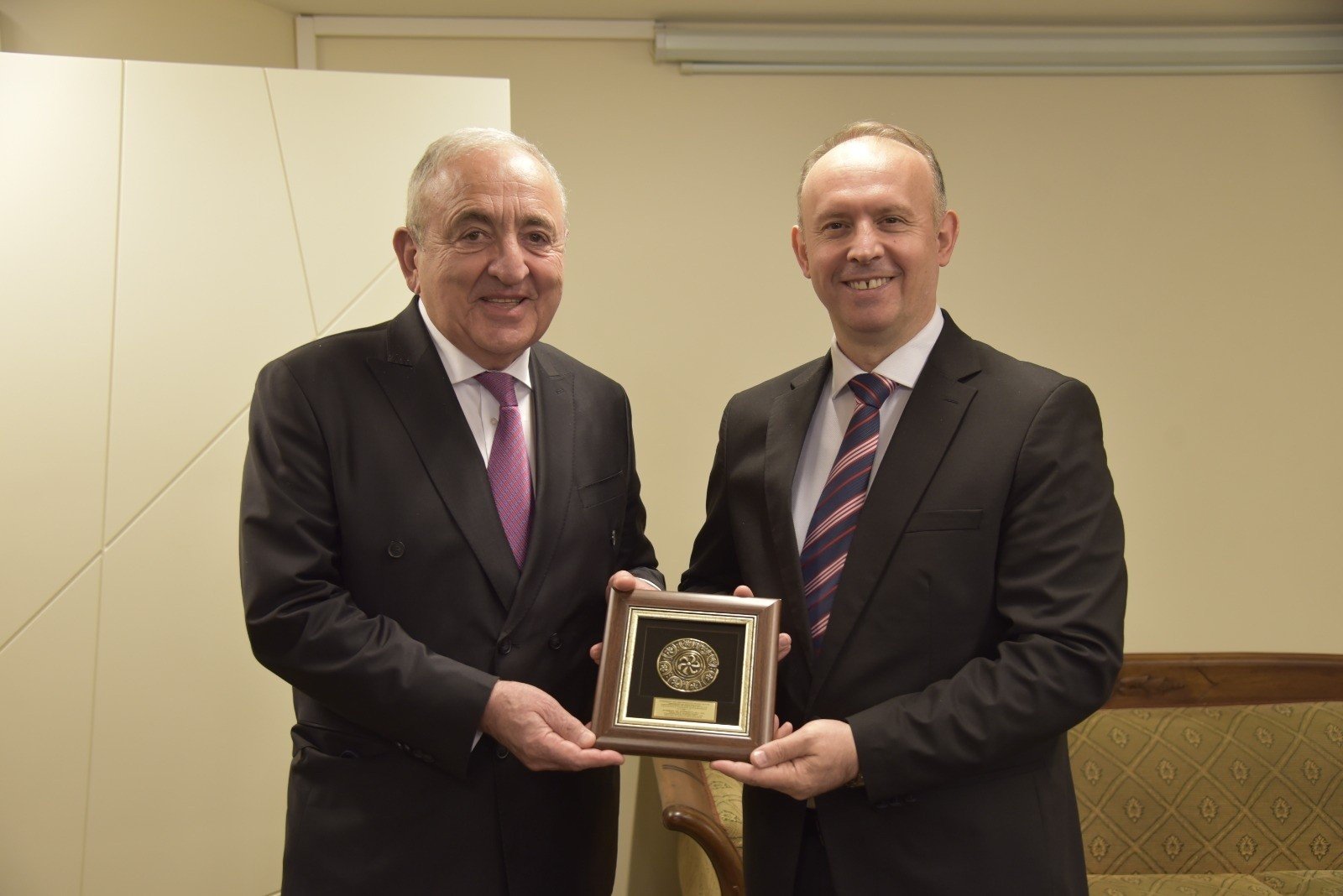 Gashi zhvillon takim me Sekretarin e PABSEC në Stamboll