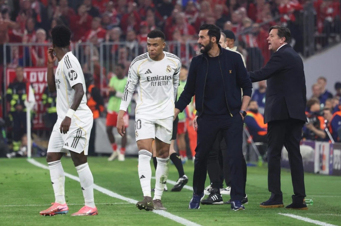  Treguam karakter   Kompany tani sfidon edhe PSG  Arbeloa  Keqardhje  e vendosi arbitri