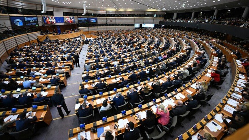 Rusia vendos në  listën e zezë  zyrtarët e BE së si përgjigje ndaj paketës së 20 të të sanksioneve