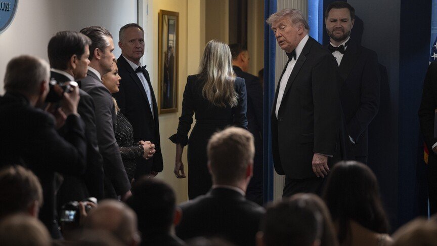 Trump dhe zonja e parë Melania Trump u evakuuan pas një incidenti sigurie në një darkë në Washington