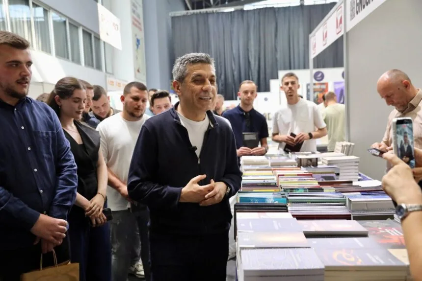 Mexhiti me të rinjtë e Çairit në Panairin e Librit në Shkup  Libri bashkon ide dhe energji rinore