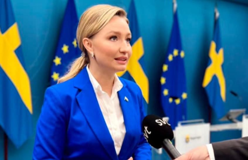 Suedia paralajmëron për mungesë të mundshme të karburantit për avionë