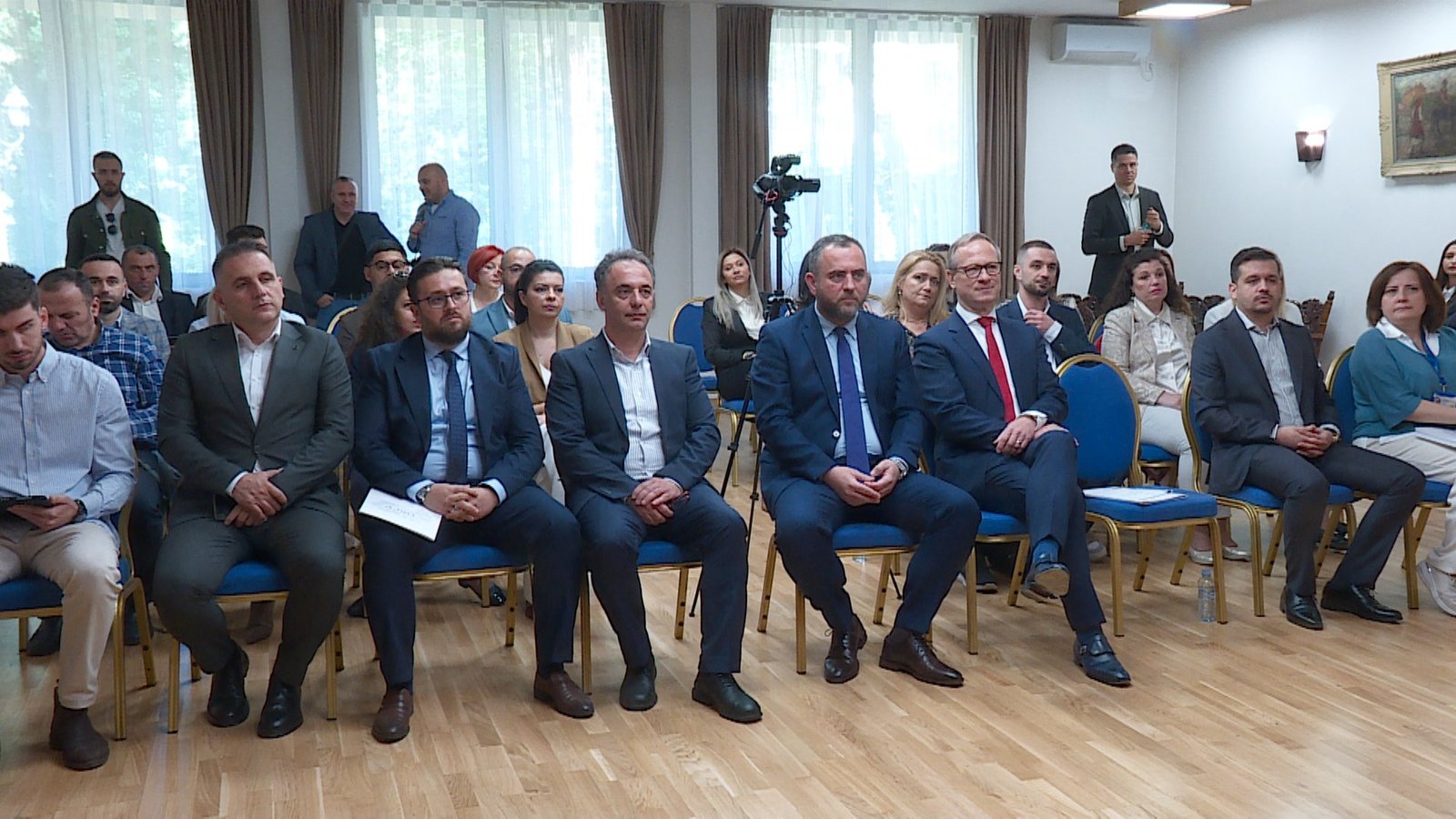 Toshkovski  Të gjithë personat e ish Jugosllavisë që jetojnë në Maqedoni  janë pajisur me shtetësi