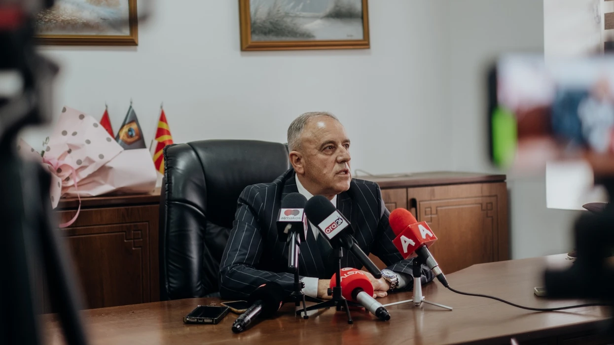 Kallëzim penal ndaj Mendi Qyrës  ka emëruar drejtor pa arsim të përshtatshëm