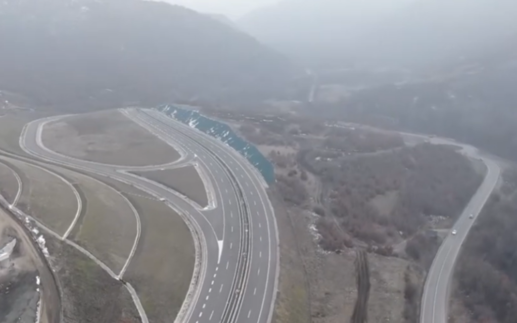 10km e  Shkup Bllacë  do të ndërtohen nga kompani e vendit  Zekolli  Tenderi është për autostradë  jo për magjistrale
