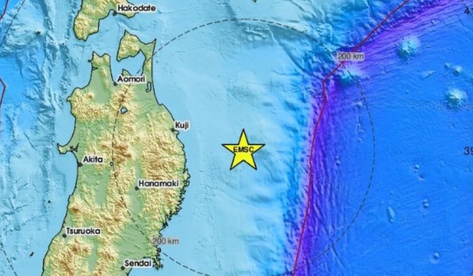Një tërmet me magnitudë 7 5 godet Japoninë  lëshohet paralajmërim për cunami