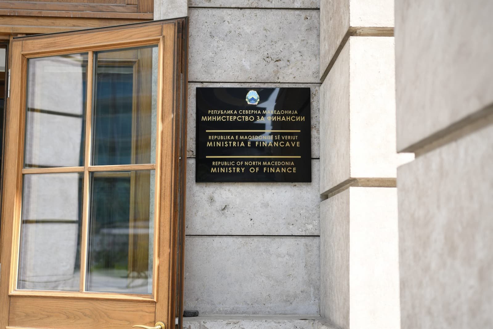 Ministria e Financave i ka hequr licencën një shoqërie financiare pas një mbikëqyrjeje të jashtëzakonshme 