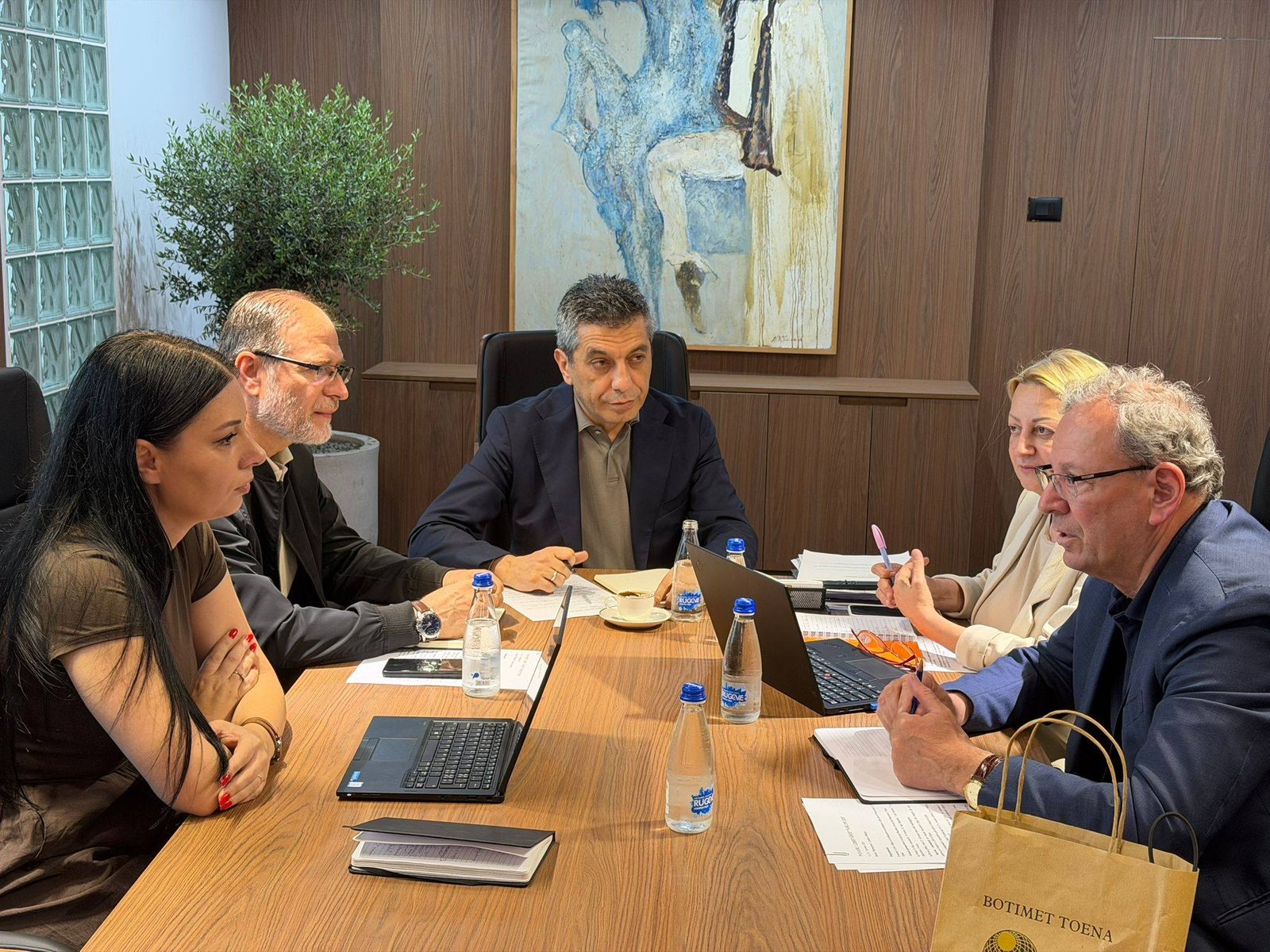 Çairi përgatitet për Panairin e Librit Shqip 2026 në Sheshin Skënderbe