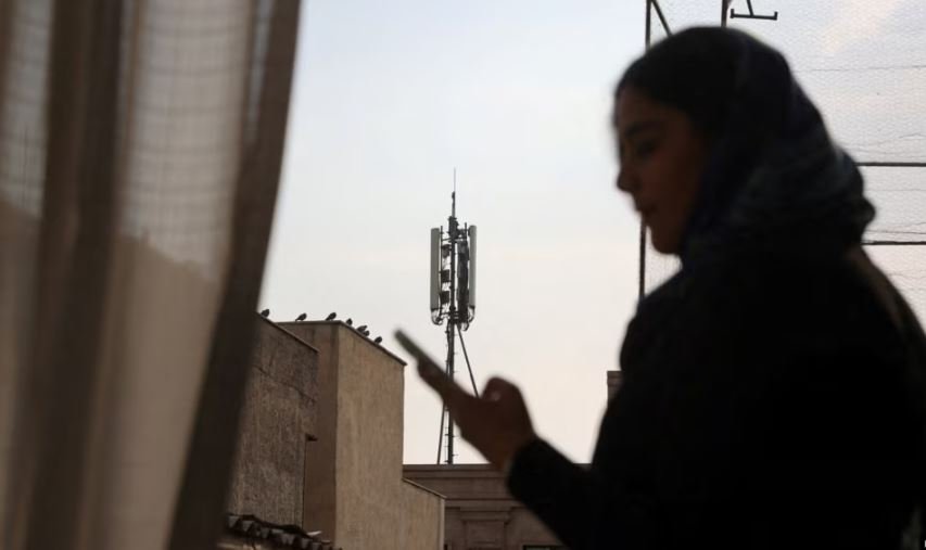 Interneti rikthehet pjesërisht në Iran  pas 88 ditësh bllokade
