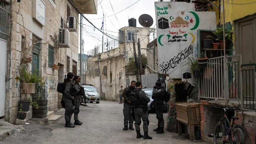 Kolonët izraelitë plagosin të paktën 7 palestinezë në Bregun Perëndimor
