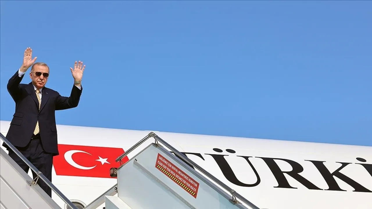 Presidenti Erdogan mbërrin në Turkistan të Kazakistanit për samitin e shteteve turkike