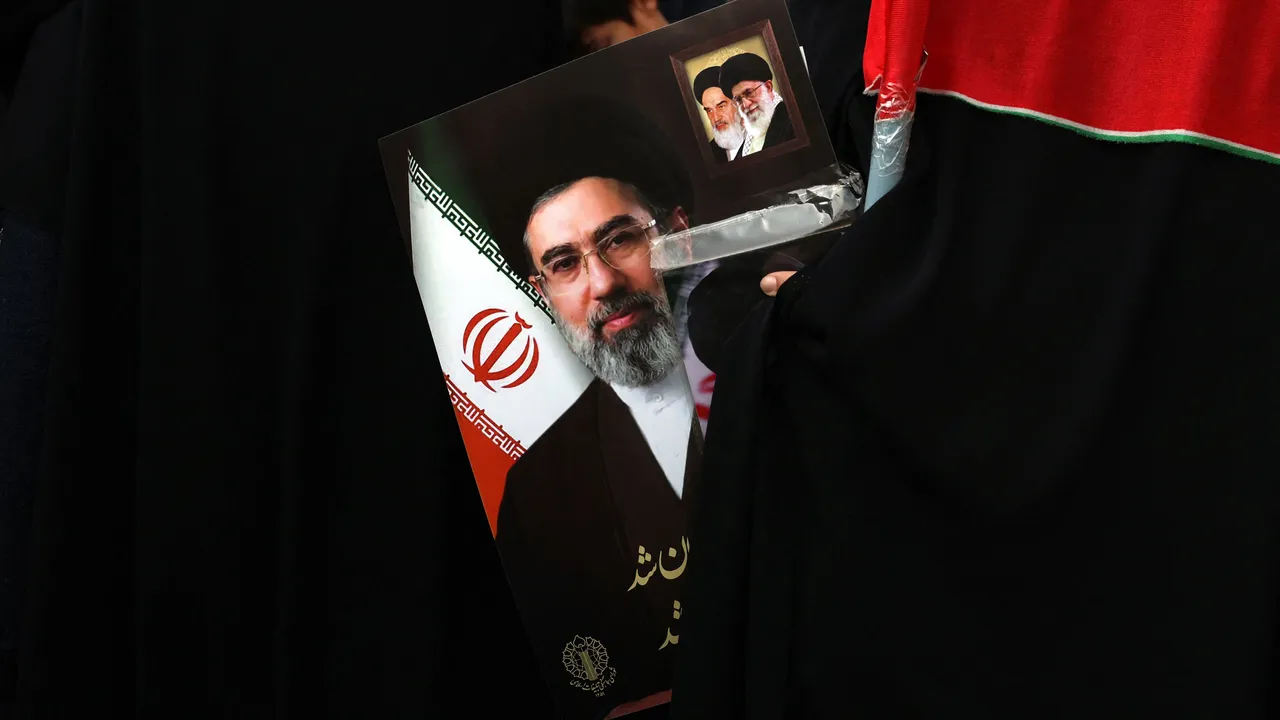 Udhëheqësi suprem i Iranit thotë se vendi po bën një rezistencë  unike  ndaj SHBA së dhe Izraelit