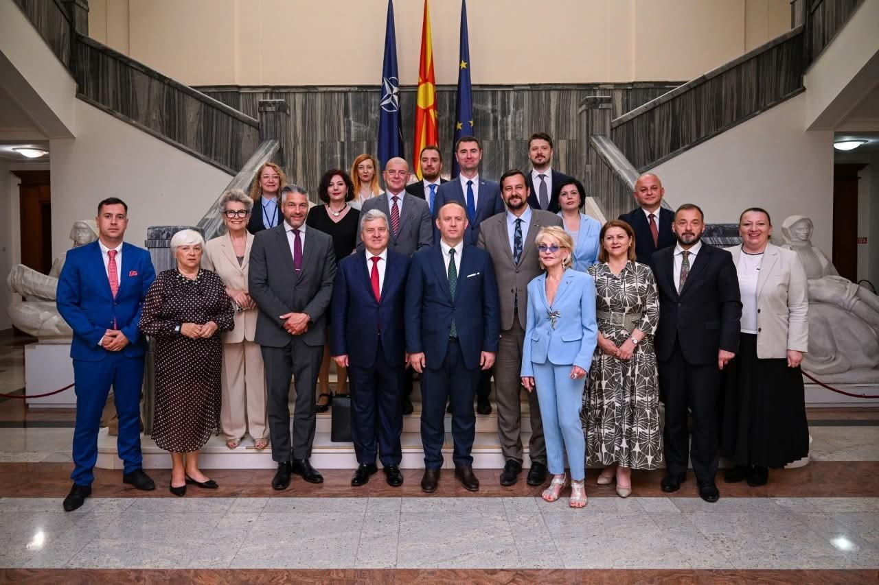 Keyeparlamentari Gashi pret delegacione ndërkombëtare në Forumin për Diplomaci Kulturore 2026