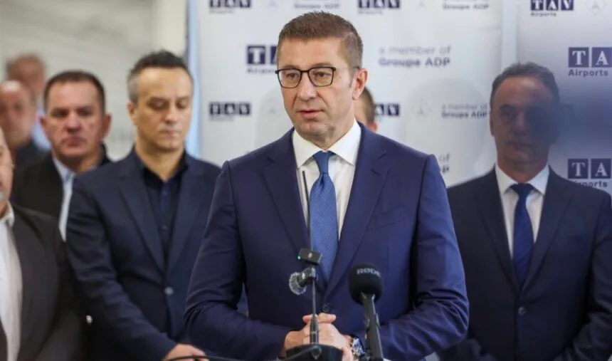 Mickoski për protestat e studentëve  Të kenë durim  zgjidhja për jurisprudencën në shqip po vjen