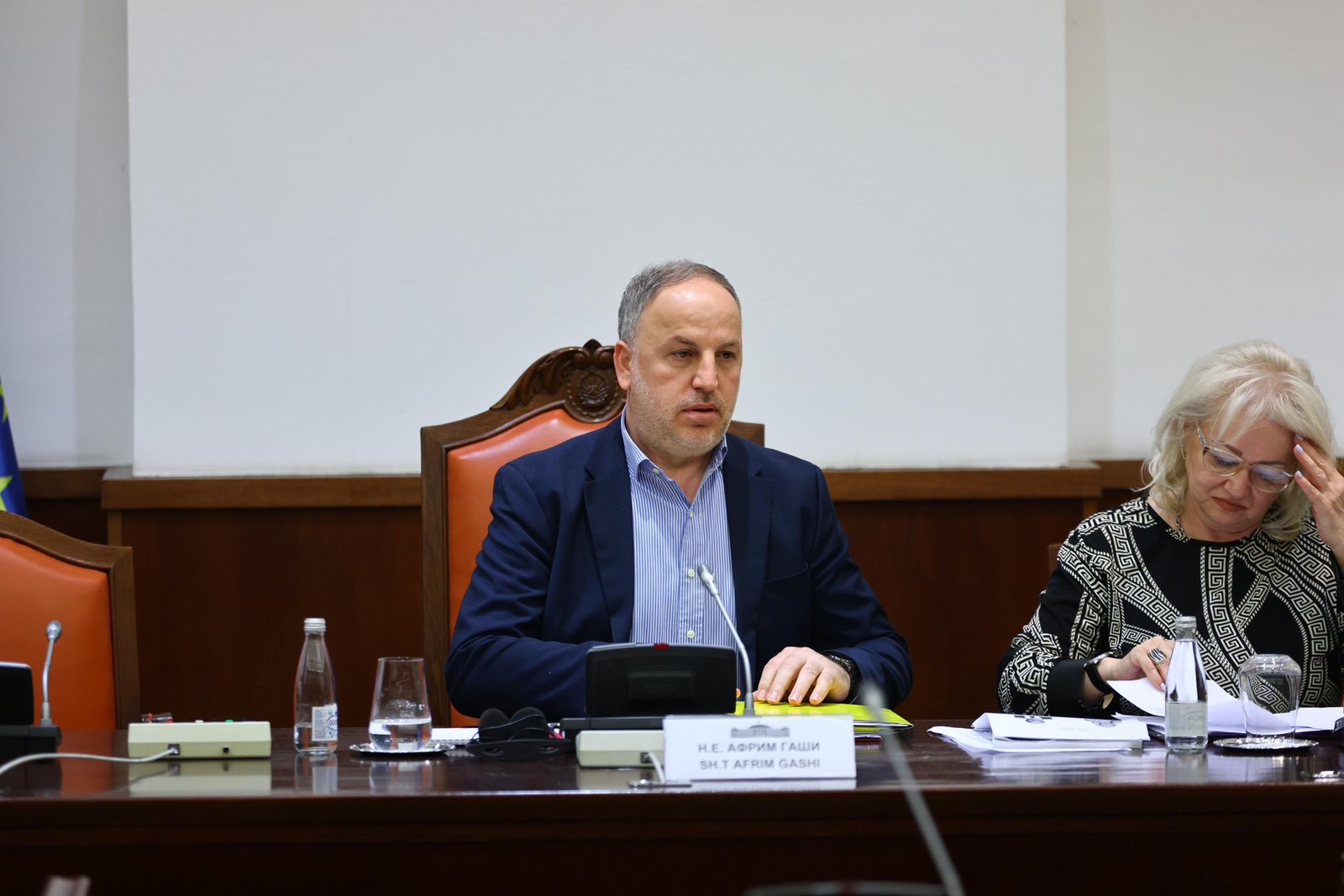 Adnan Azizi zgjidhet në krye të Komitetit për Marrëdhënie mes Bashkësive