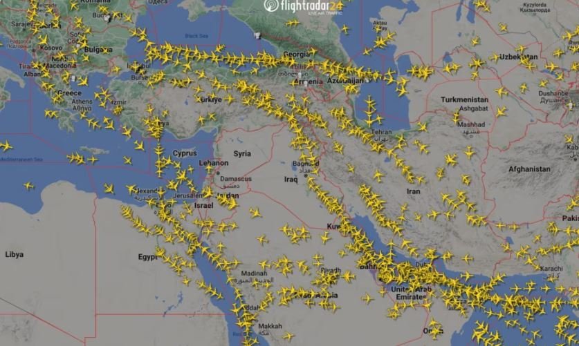Katër anije tentojnë të kalojnë Hormuzin  ushtria iraniane i kthen pas