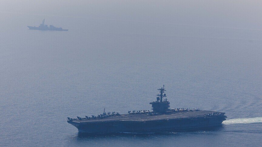 Irani godet një anije të marinës amerikane pasi  injoroi paralajmërimet  për t u ndalur