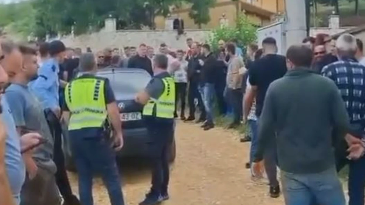 Shoferi u largua pasi hodhi drutë në rrugë  Policia në kërkim të tij  Kryetar i Haraçinës  Çdo aksion duhet të zhvillohet me kujdes maksimal ndaj sigurisë së qytetarëve