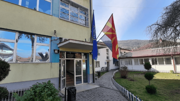 Aksion kundër falsifikatorëve në Tetovë  konfiskohen rroba dhe këpucë  firmato