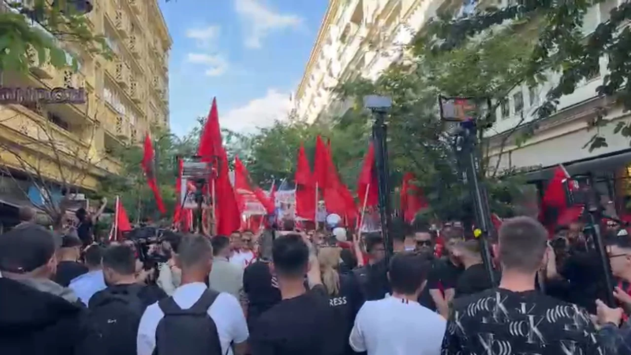 Përfundon protesta e studentëve