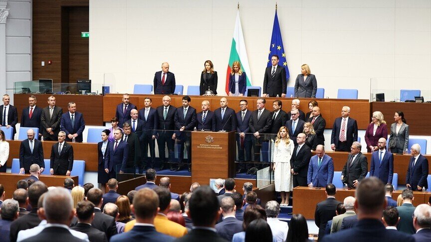 Bullgari  qeveria e kryeministrit Radev mori votëbesimin nga parlamenti