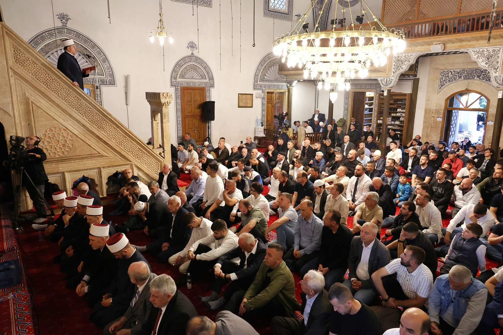 Në Xhaminë Mustafa Pasha në Shkup u mbajt ceremonia qendrore e Kurban Bajramit