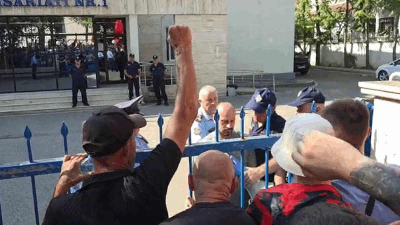  VIDEO  Lirohet Dritan Goxhaj  pritet edhe lirimi i protestuesve të tjerë