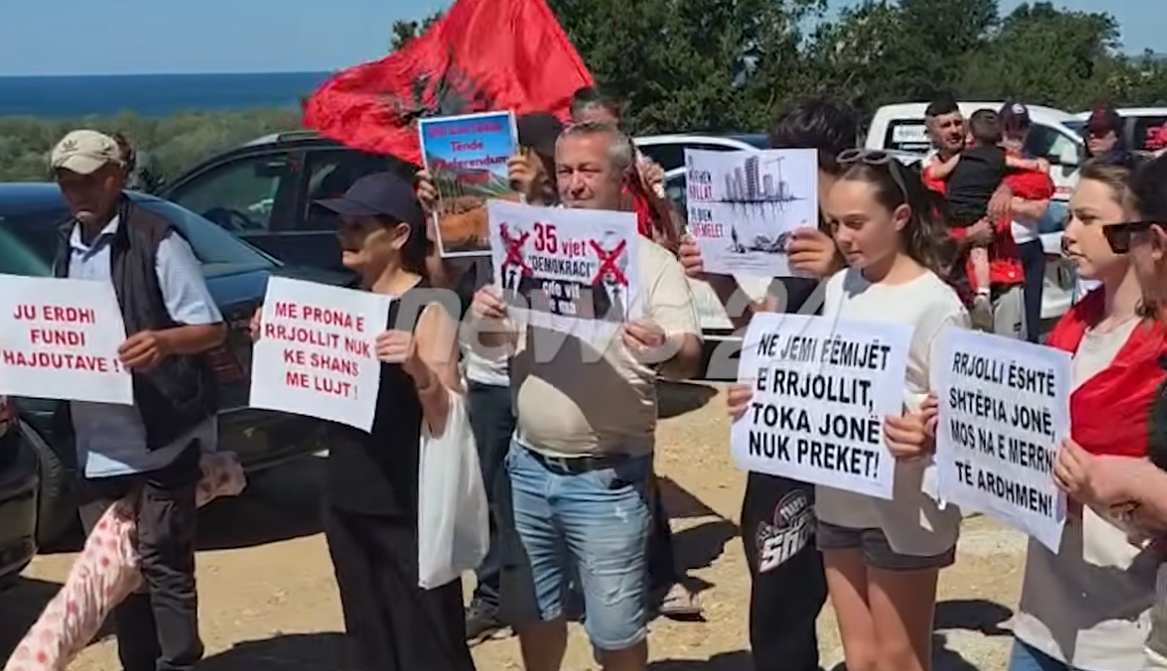  VIDEO  Një tjetër protestë në Shqipëri  Banorët kundër resortit turistik në Velipojë
