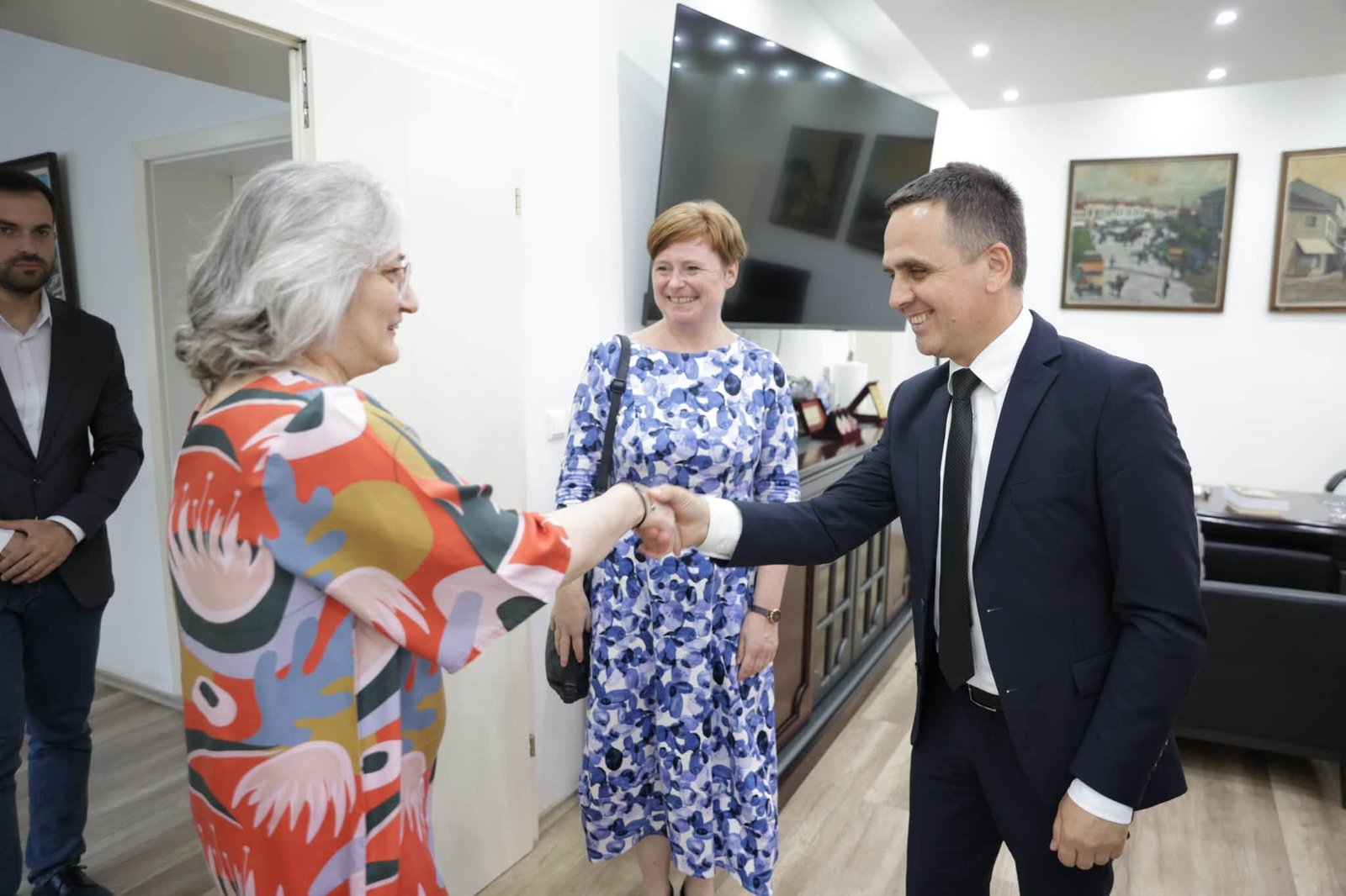 Kasami pret ambasadoret e Gjermanisë dhe Holandës në Tetovë