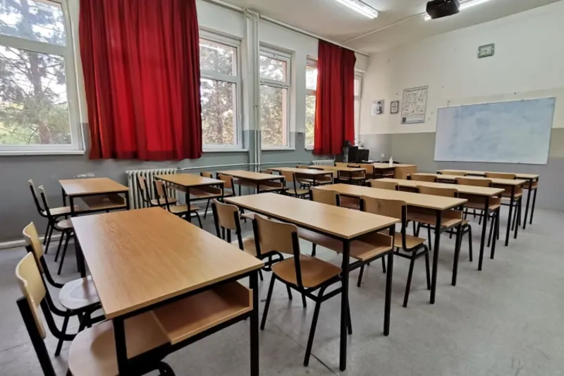 Përfundon viti shkollor  nxënësit nisin pushimin veror